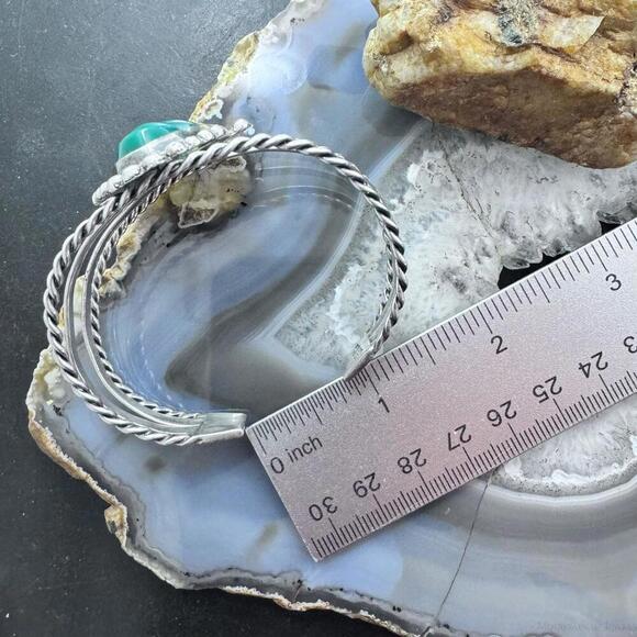 Vintage Mexican Sterling Silver Curved Tribal Mask Face Green Onyx Bracelet - Picture 8 of 10